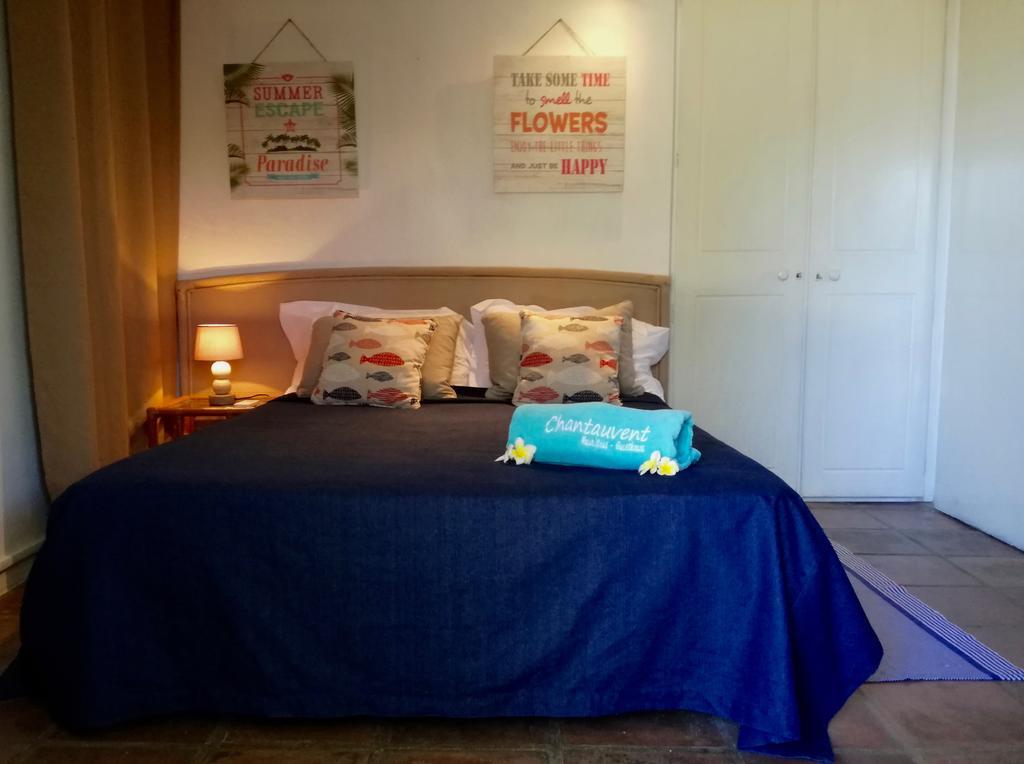Chantauvent Guest House Blue Bay Buitenkant foto